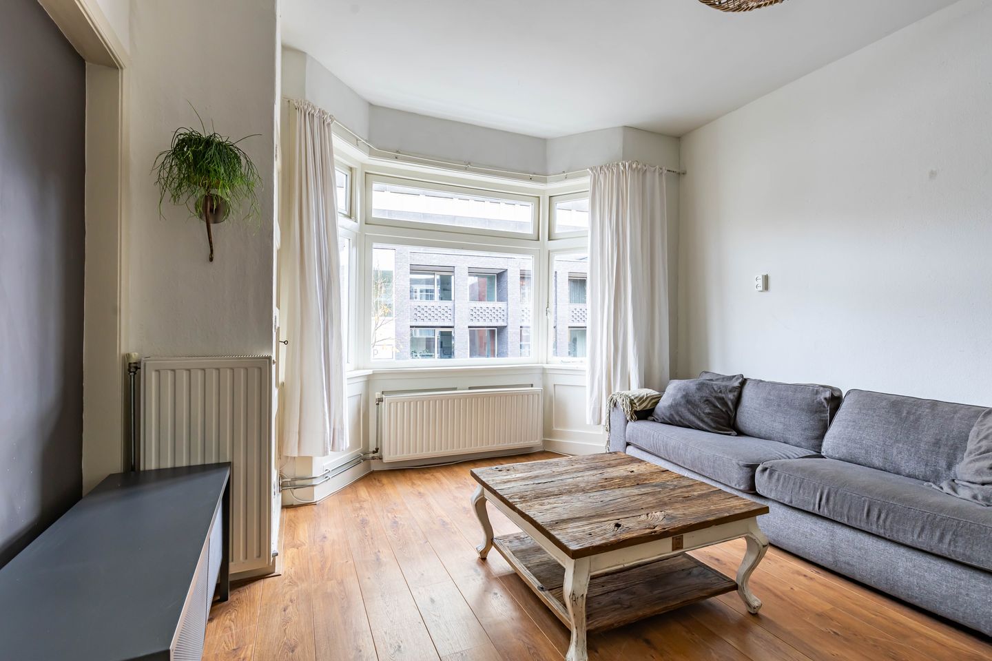 Photo 10 of Witte de Withstraat 12-A