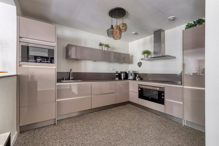 Photo 9 of Terheijdenstraat 12