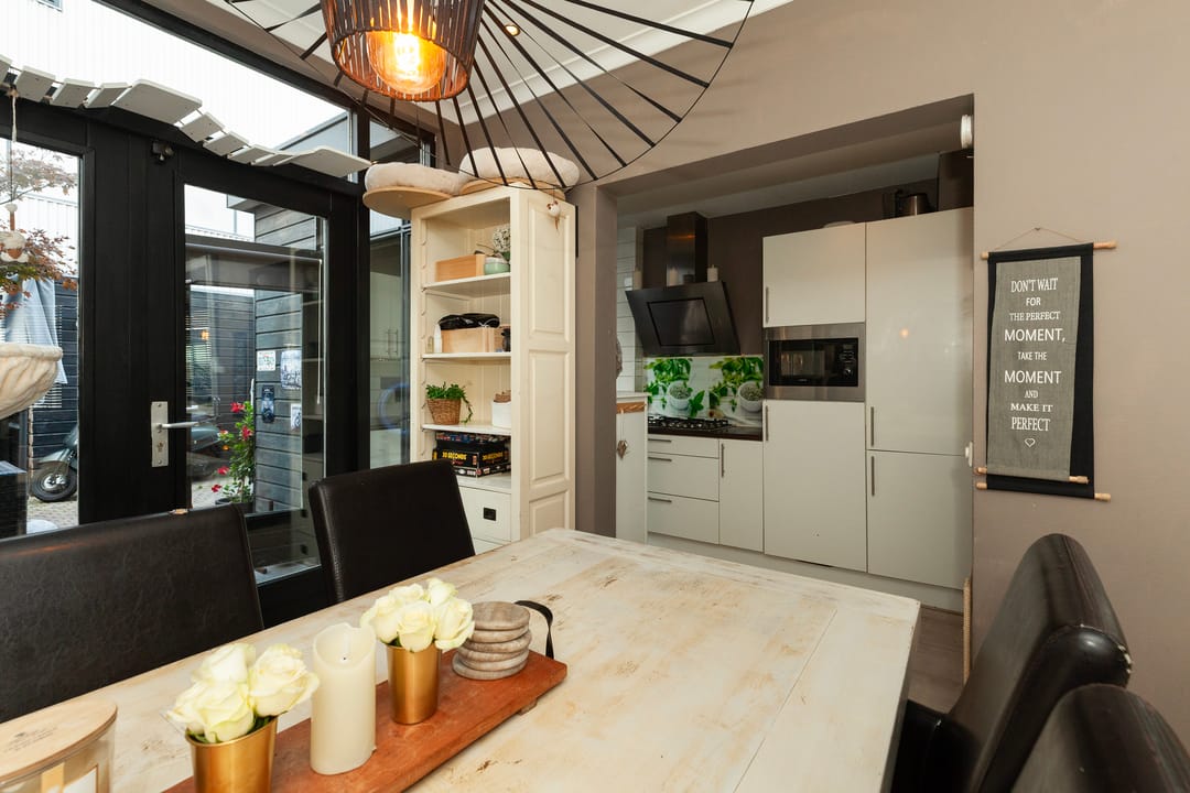 Foto 16 van van Riebeeckstraat 69