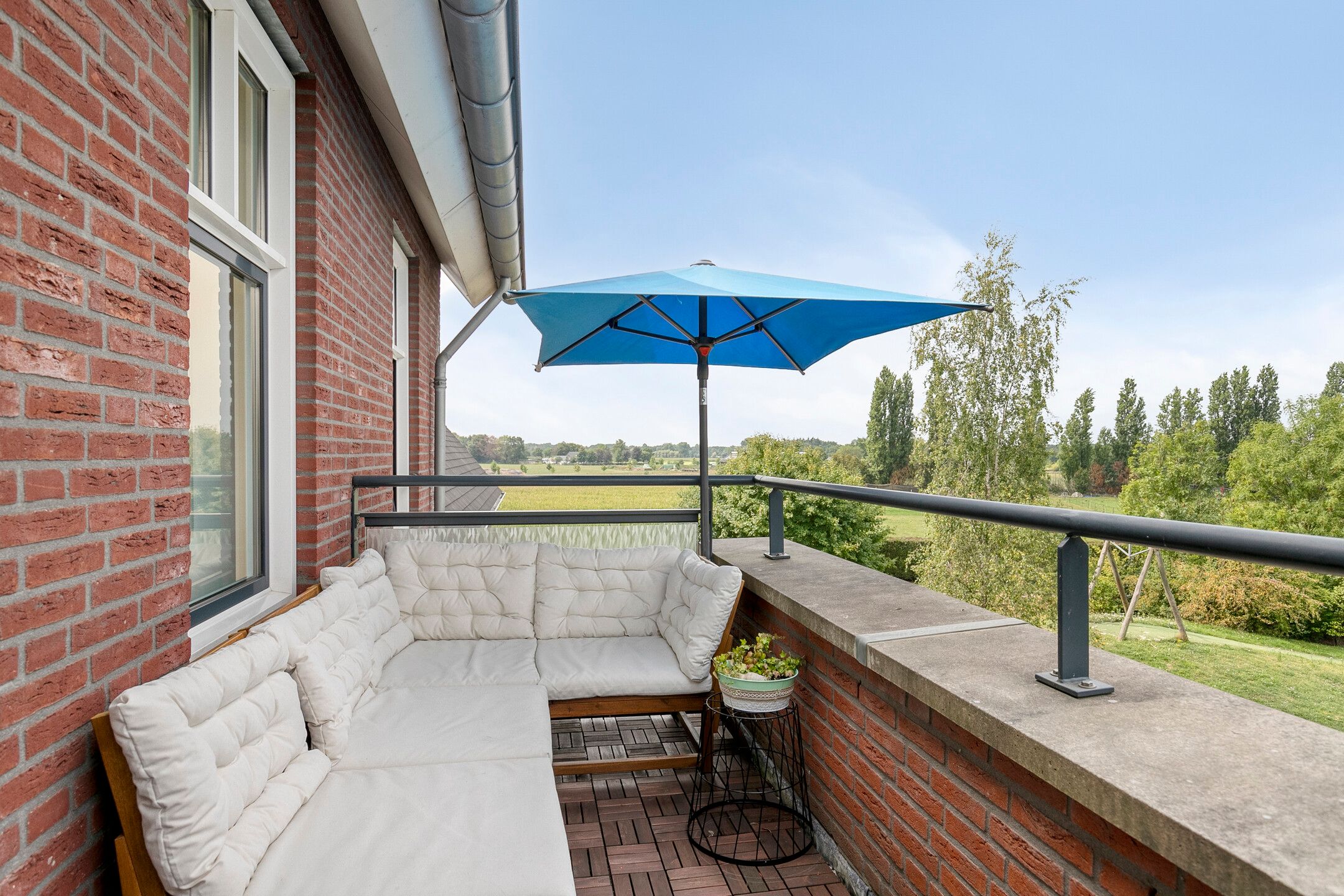 Photo 21 of Elshouter 47