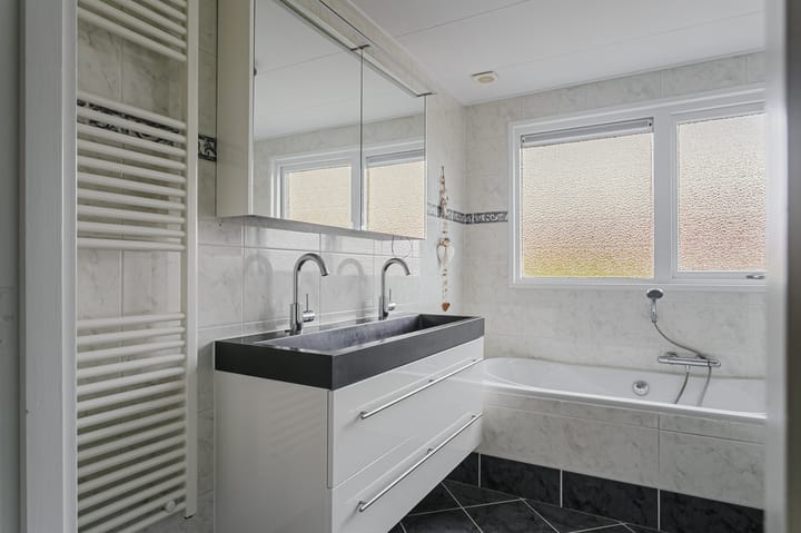 Foto 36 van Dokter Rutgers van der Loeffstraat 11