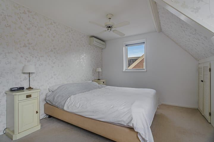 Foto 41 van Dokter Rutgers van der Loeffstraat 11