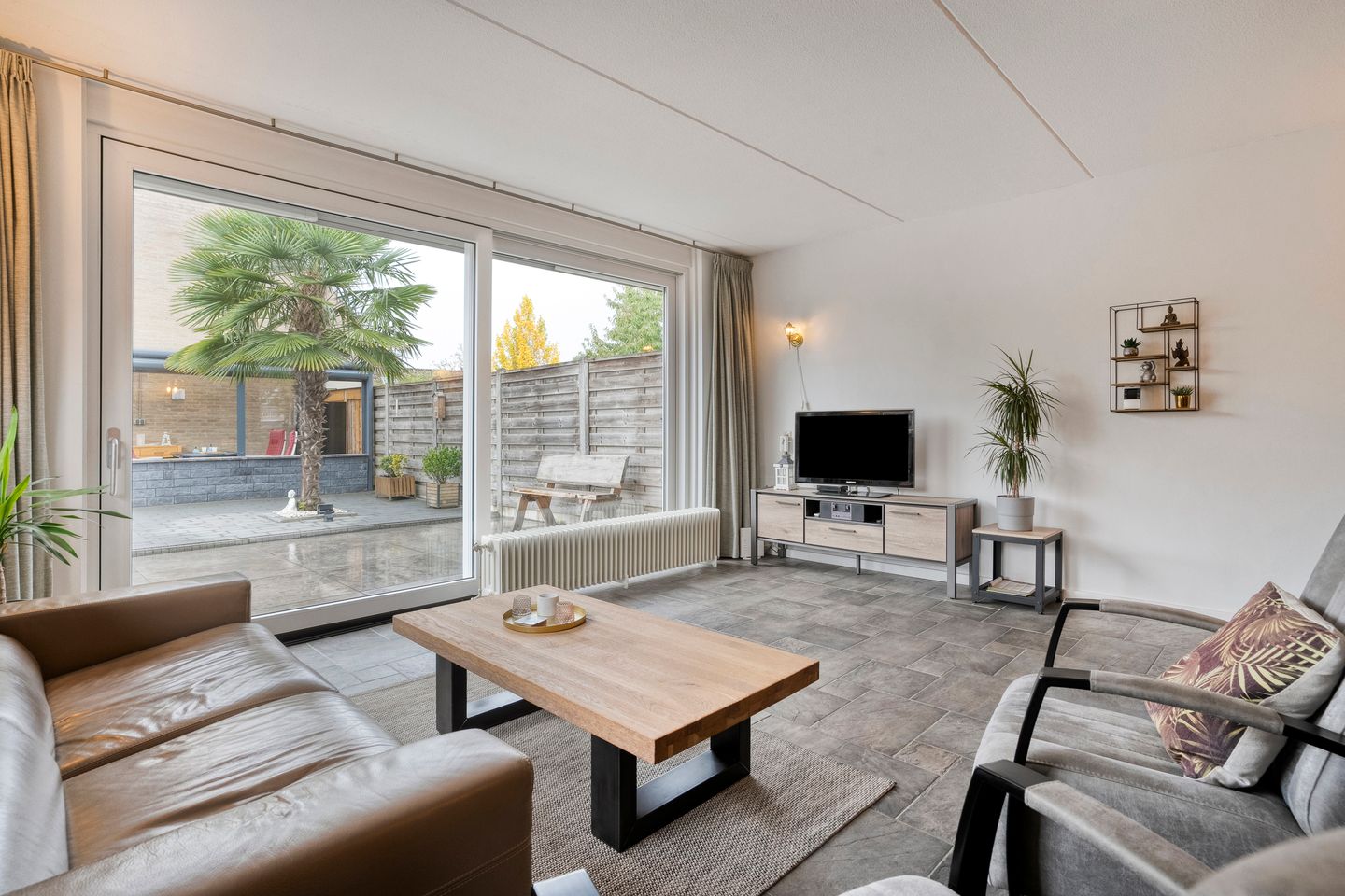 Photo 4 of Grovestins 105