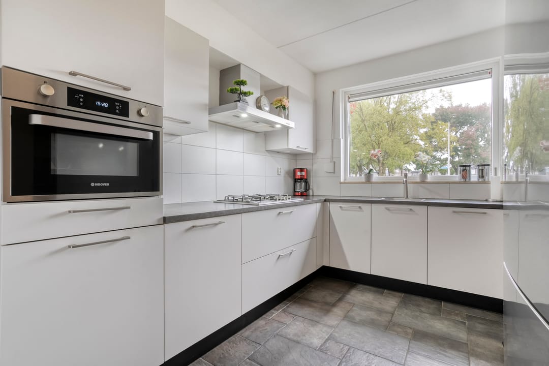 Photo 11 of Grovestins 105