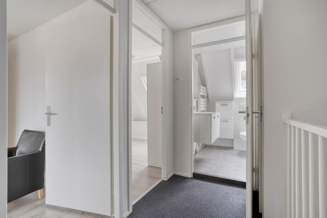 Photo 13 of Grovestins 105