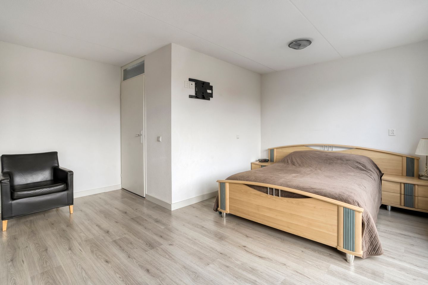 Photo 14 of Grovestins 105