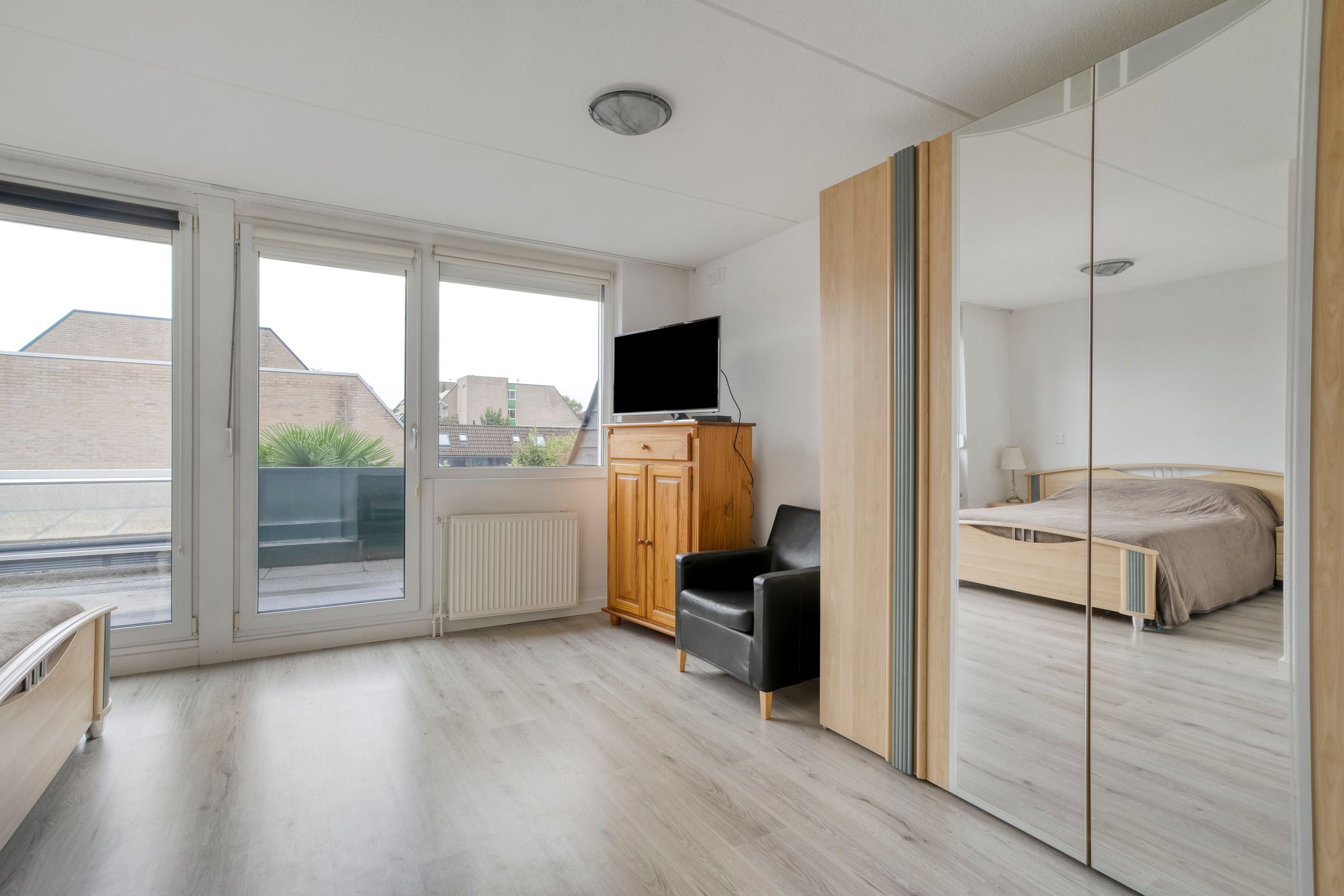 Photo 15 of Grovestins 105