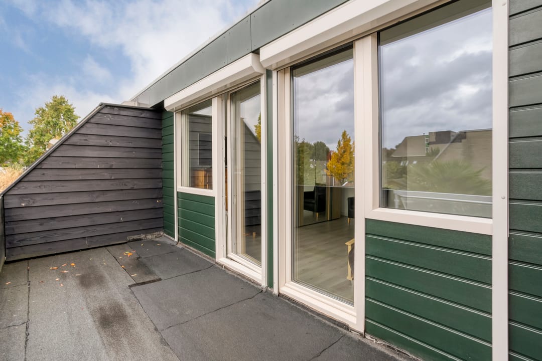 Photo 17 of Grovestins 105