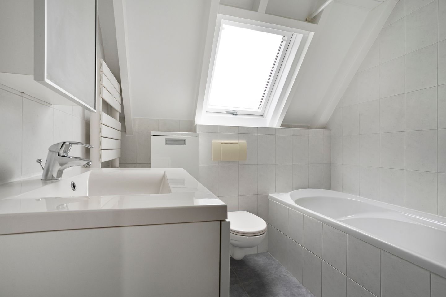 Photo 20 of Grovestins 105