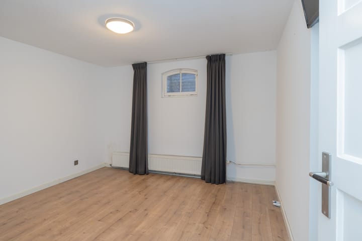 Foto 25 van Burgemeester Engelbertsstraat 38