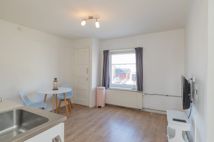 Foto 37 van Burgemeester Engelbertsstraat 38