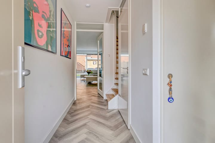 Foto 10 van Witte Ring 121-A