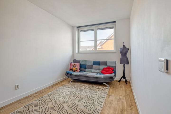 Foto 12 van Witte Ring 121-A