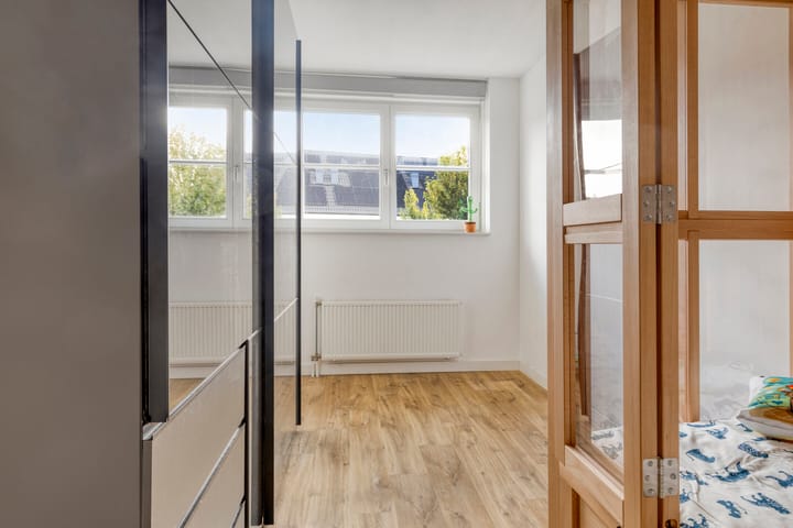 Foto 15 van Witte Ring 121-A