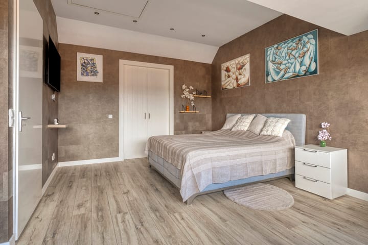 Foto 19 van Witte Ring 121-A