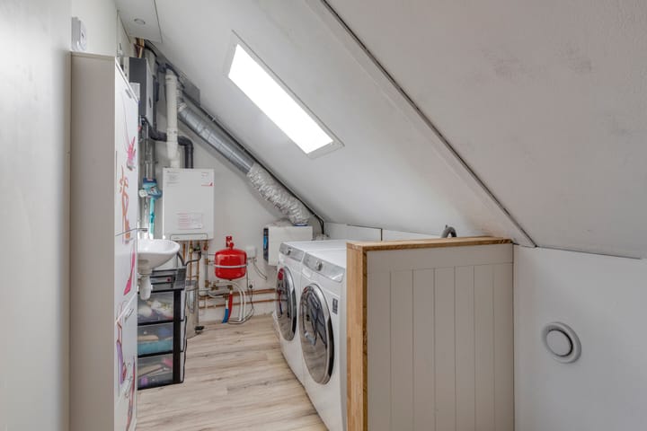 Foto 23 van Witte Ring 121-A