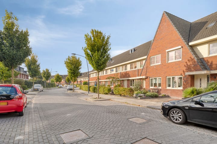 Foto 28 van Witte Ring 121-A