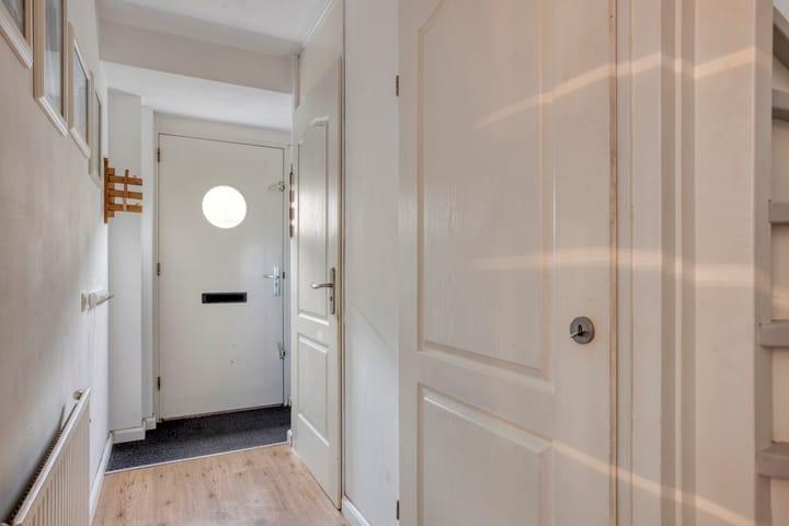 Foto 6 van Bisschop Romerostraat 69