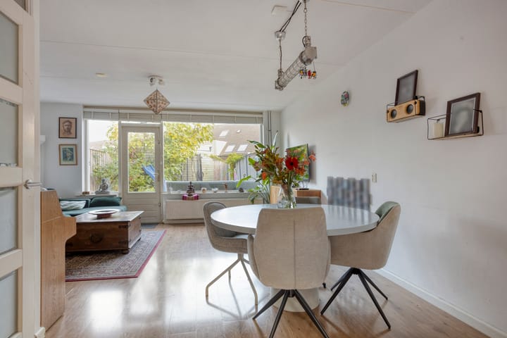 Foto 12 van Bisschop Romerostraat 69