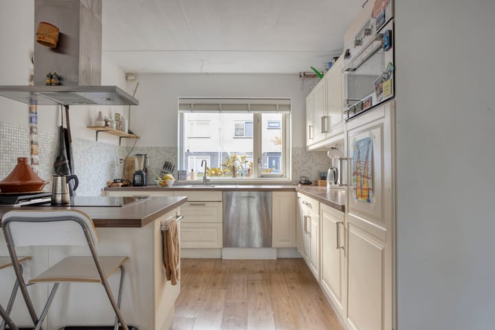 Foto 14 van Bisschop Romerostraat 69