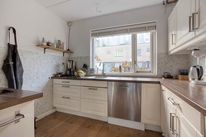 Foto 15 van Bisschop Romerostraat 69