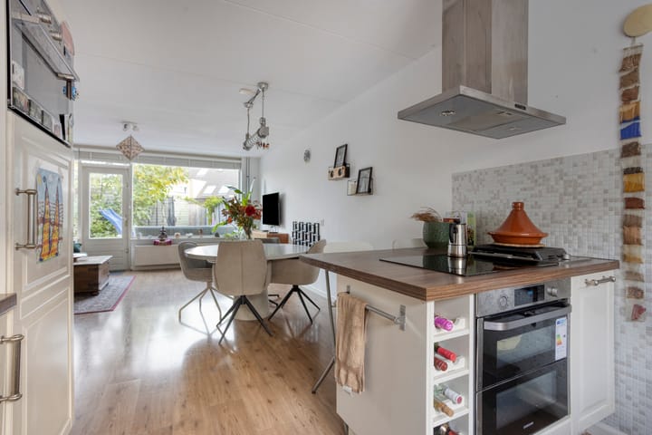 Foto 16 van Bisschop Romerostraat 69