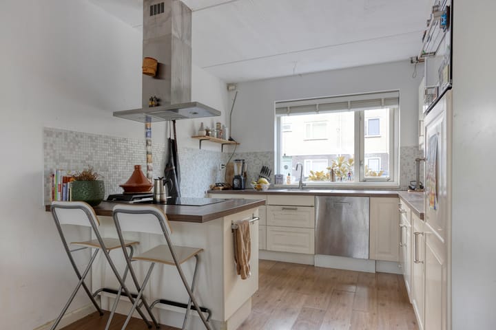 Foto 17 van Bisschop Romerostraat 69