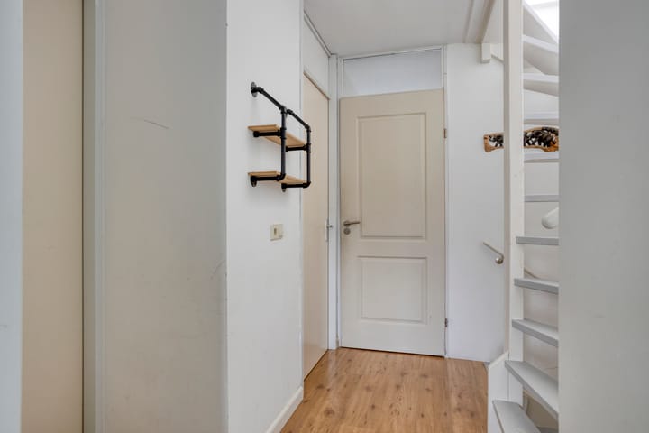 Foto 18 van Bisschop Romerostraat 69