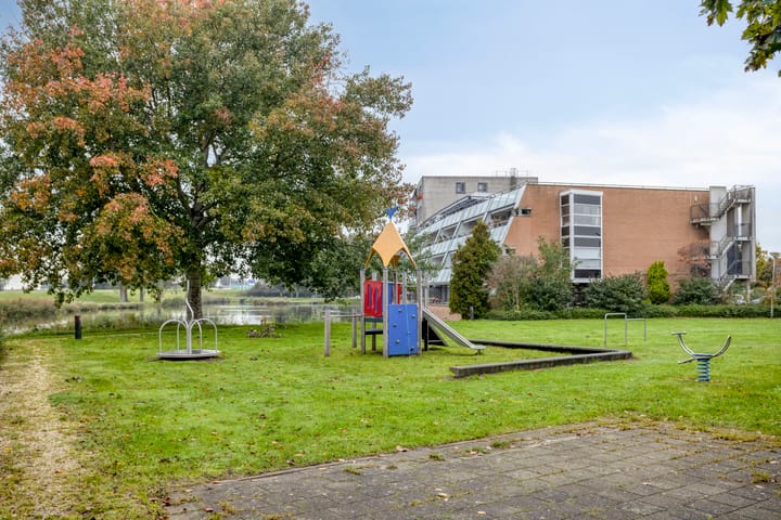 Foto 37 van Bisschop Romerostraat 69