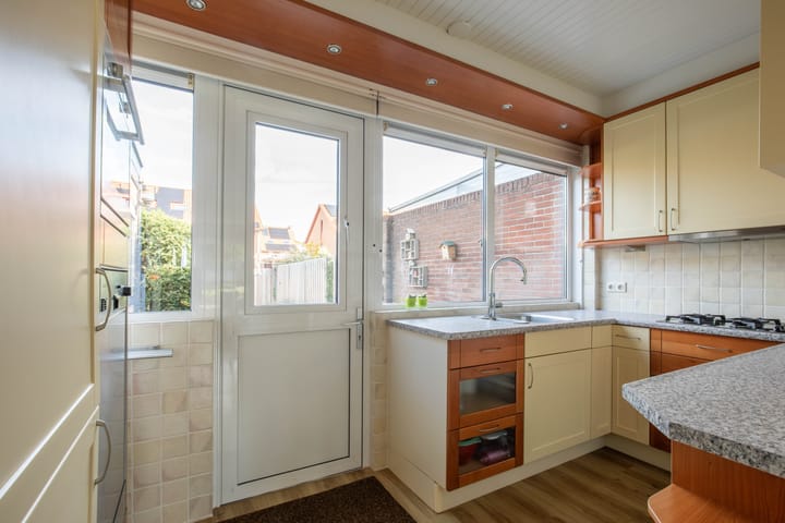 Photo 14 of Willem-Alexanderstraat 53