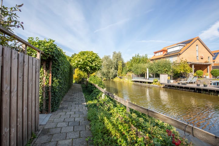 Photo 42 of Willem-Alexanderstraat 53