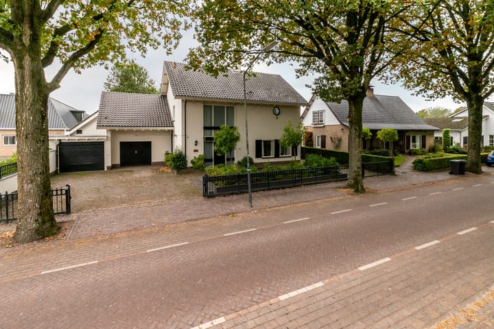 Photo 48 of St.-Lambertusstraat 38