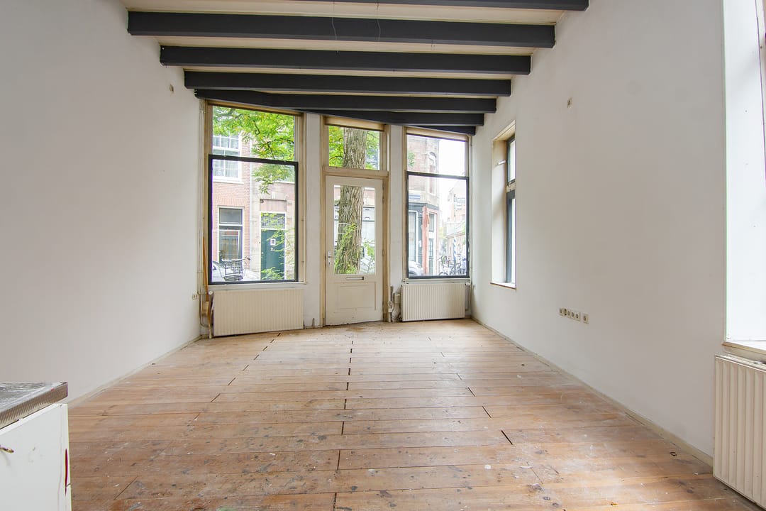 Photo 2 of Antoniestraat 1-RD