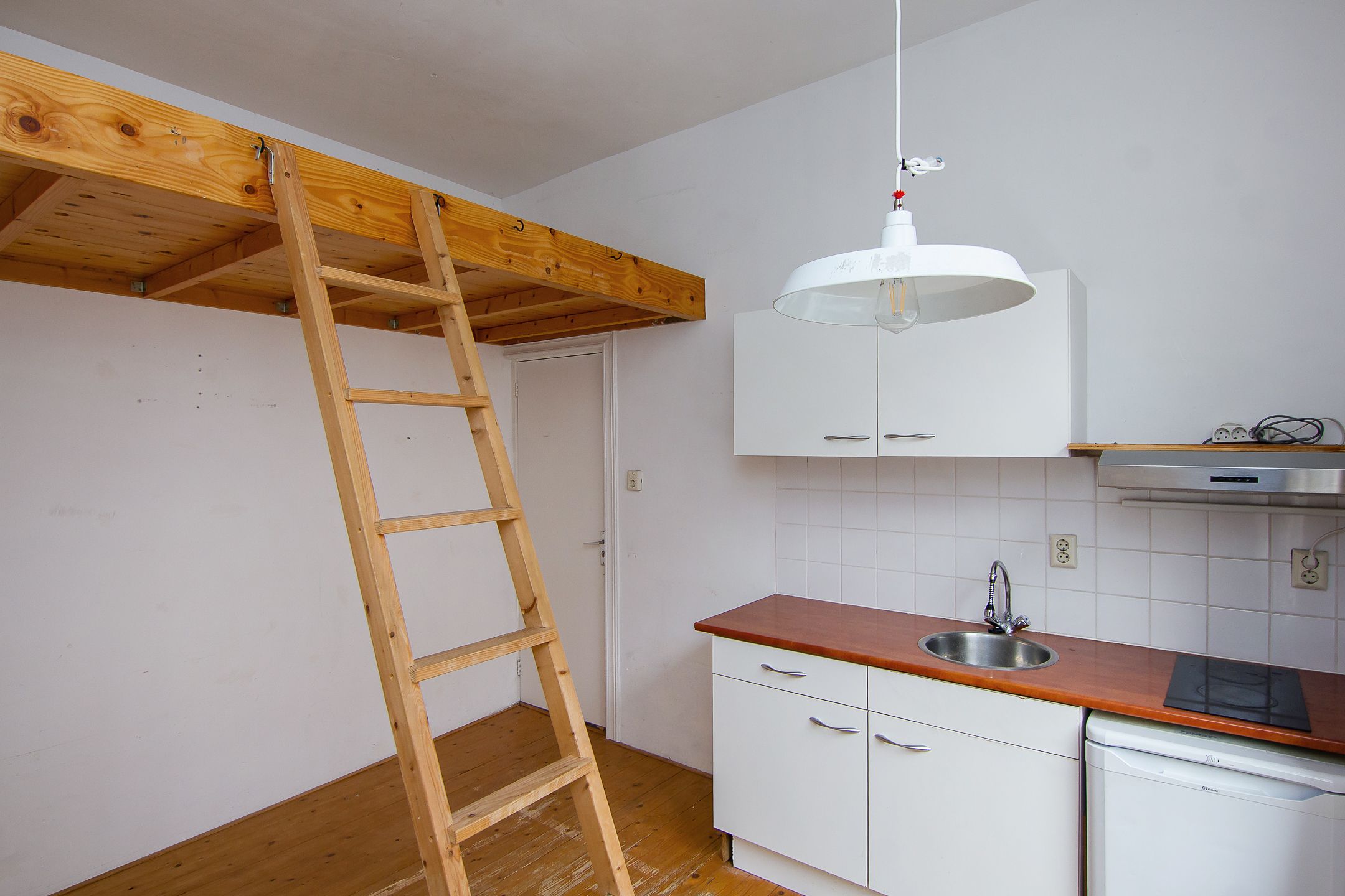 Photo 12 of Antoniestraat 1-RD