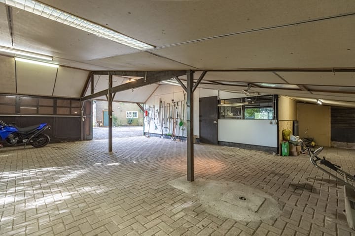 Foto 49 van Vossestraat 4