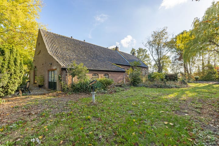 Foto 59 van Vossestraat 4