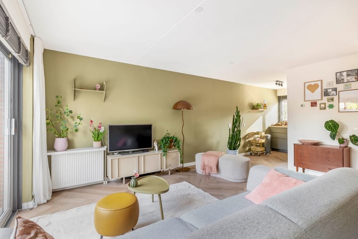 Photo 12 of Julianastraat 15-B