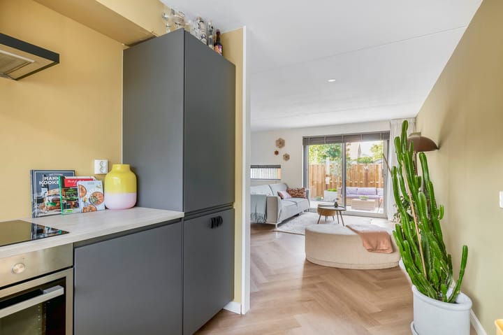 Photo 15 of Julianastraat 15-B