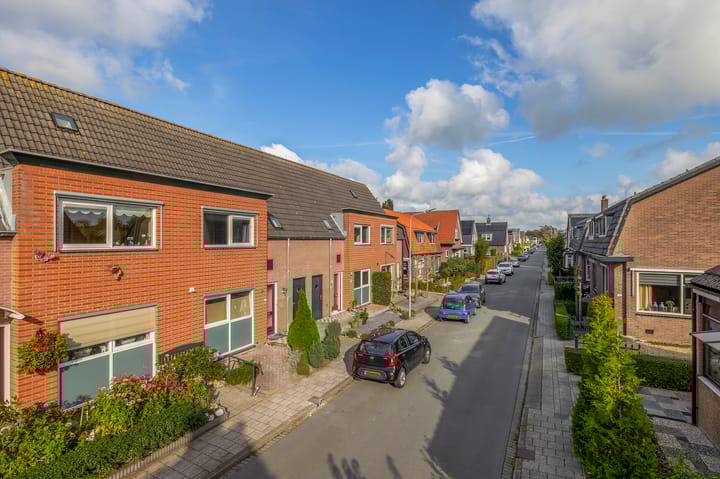 Photo 29 of Julianastraat 15-B