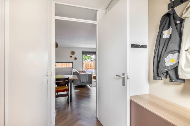 Photo 8 of Julianastraat 15-B