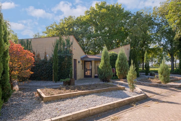 Photo 2 of De Jager 14