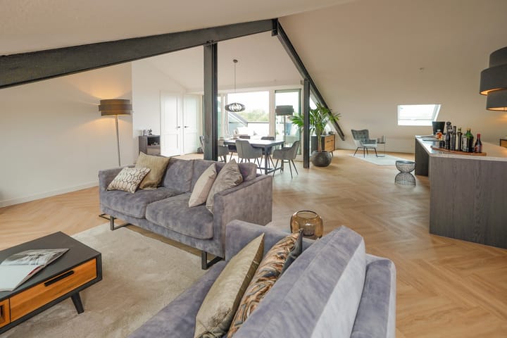 Foto 11 van Plesmanweg 389