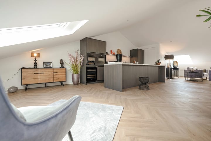 Foto 15 van Plesmanweg 389