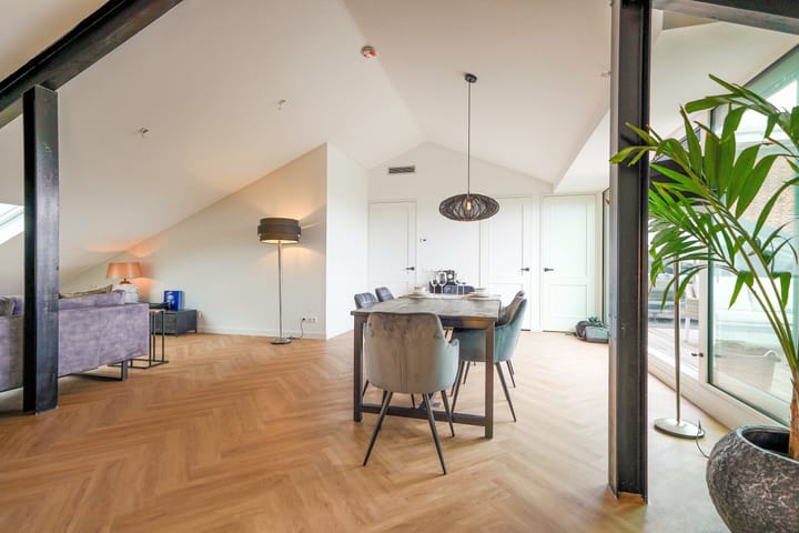 Foto 25 van Plesmanweg 389