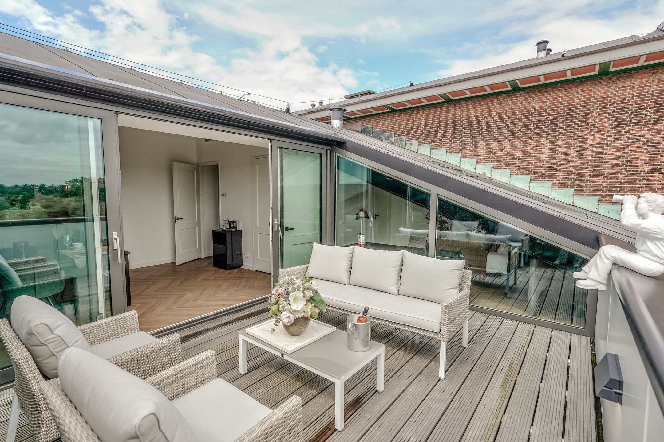 Foto 27 van Plesmanweg 389