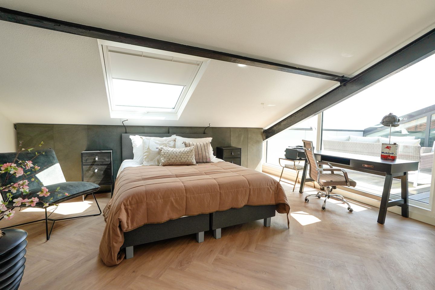 Foto 40 van Plesmanweg 389