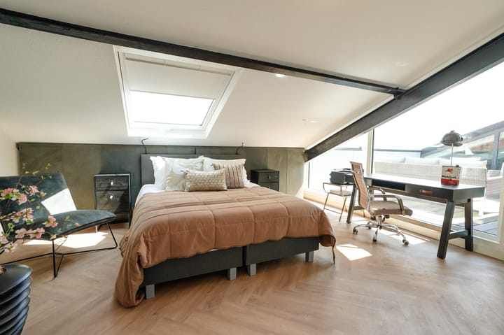 Foto 40 van Plesmanweg 389