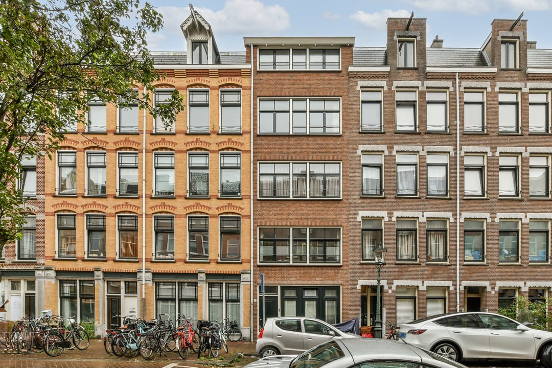 Photo 2 of Van Boetzelaerstraat 17-4