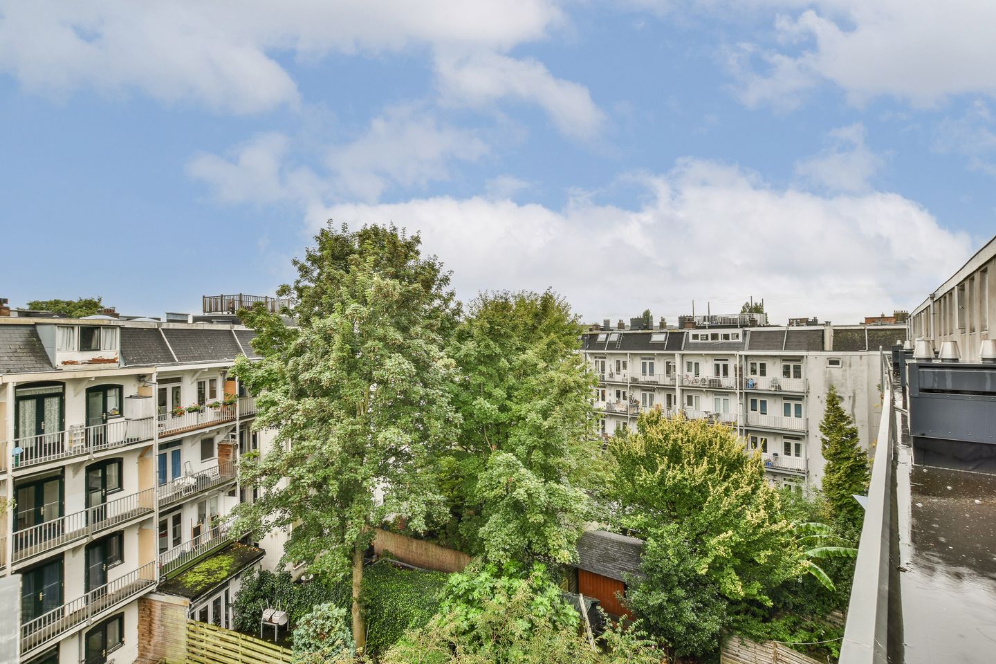 Photo 20 of Van Boetzelaerstraat 17-4