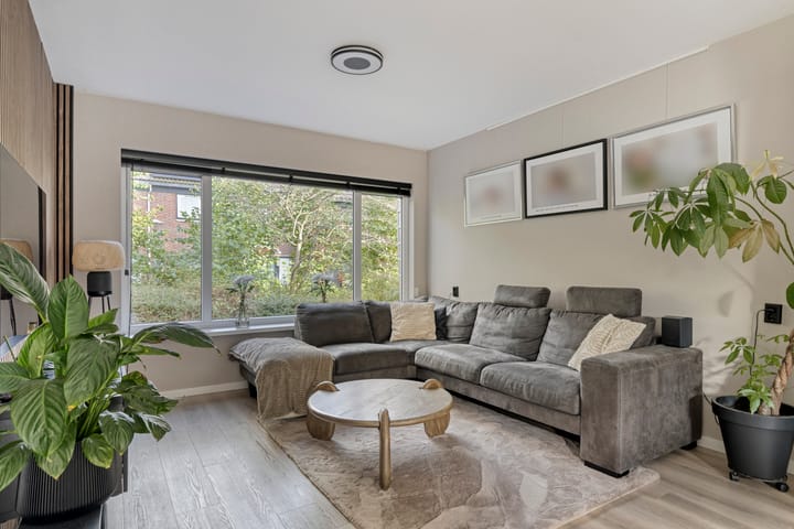 Foto 5 van Klagerstuin 138